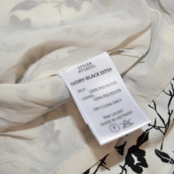 NWT ASTR Ivory Black Ditsy Wrap Blouse Sz M - Picture 8 of 9